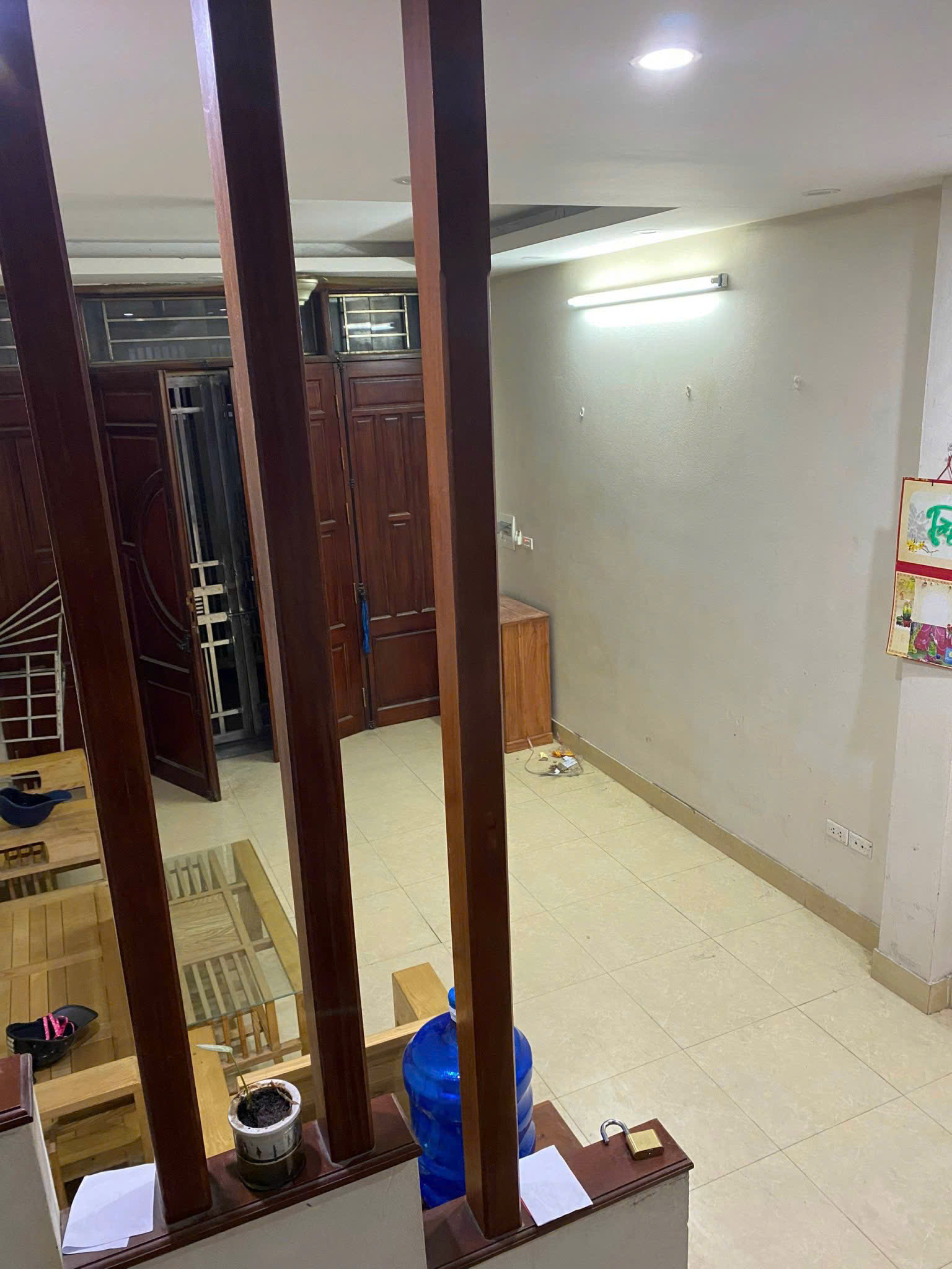 Cho thuê nhà ngõ 108 Đông Thiên, 5 tầng x 30m2, 3 ngủ, 8.5 Triệu - Ảnh 1